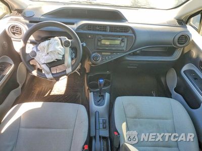 Zdjęcie 8 z 12 samochodu: 2012 TOYOTA PRIUS C ONE VIN:JTDKDTB38C1508107 - miniatura