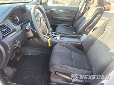 Zdjęcie 7 z 14 samochodu: 2017 HONDA PILOT LX VIN:5FNYF6H19HB080431 - miniatura