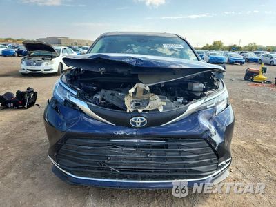 Piąte zdjęcie samochodu w środku: 2021 TOYOTA SIENNA XLE VIN:5TDJRKECXMS048925 - miniatura