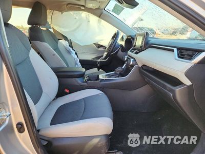 Zdjęcie 7 z 12 samochodu: 2019 TOYOTA RAV4 XLE VIN:2T3P1RFV4KW052006 - miniatura