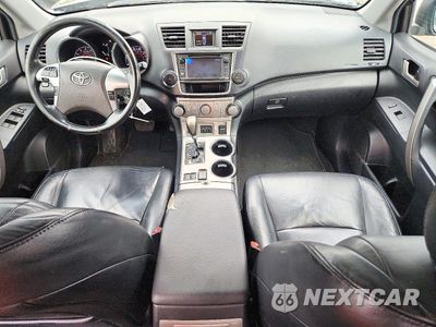 Zdjęcie 8 z 12 samochodu: 2013 TOYOTA HIGHLANDER SE VIN:5TDZK3EH0DS133264 - miniatura
