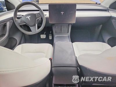 Zdjęcie 8 z 12 samochodu: 2024 TESLA MODEL Y VIN:7SAYGDEF6RF023660 - miniatura