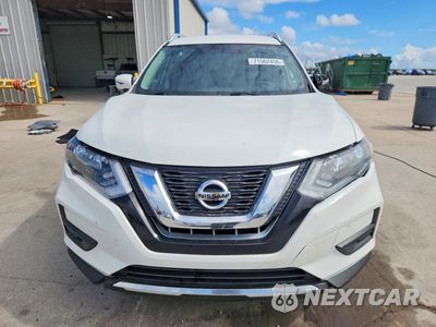 Piąte zdjęcie samochodu w środku: 2017 NISSAN ROGUE SV VIN:KNMAT2MT9HP545046 - miniatura