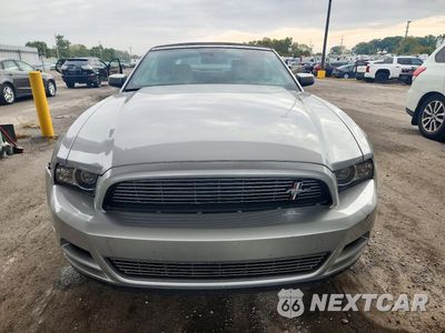 Piąte zdjęcie samochodu w środku: 2013 FORD MUSTANG VIN:1ZVBP8EM3D5252426 - miniatura