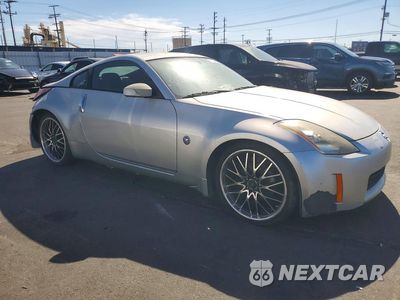 Czwarte zdjęcie samochodu z boku: 2005 NISSAN 350Z BASE VIN:JN1AZ34D25M610610 - miniatura