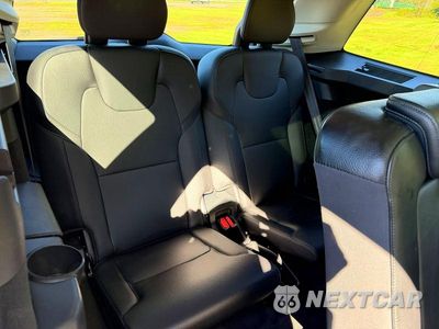 Zdjęcie 8 z 14 samochodu: 2017 VOLVO XC90 T6 VIN:YV4A22PK8H1105678 - miniatura