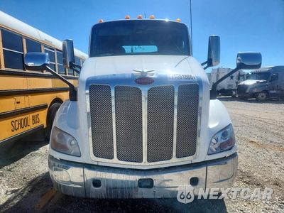 Piąte zdjęcie samochodu w środku: 2019 PETERBILT 579 SEMI TRUCK VIN:1XPBDP9X4KD261356 - miniatura