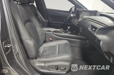 Piąte zdjęcie samochodu w środku: 2022 LEXUS UX 200 BASE VIN:JTHX3JBH2N2047278 - miniatura
