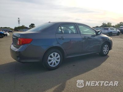Trzecie zdjęcie samochodu z tyłu: 2010 TOYOTA COROLLA LE VIN:2T1BU4EE6AC535348 - miniatura