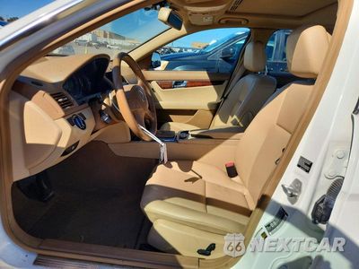 Zdjęcie 7 z 12 samochodu: 2008 MERCEDES-BENZ C 300 VIN:WDDGF54X08F034858 - miniatura