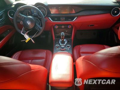 Zdjęcie 8 z 13 samochodu: 2020 ALFA ROMEO STELVIO VIN:ZASPAJAN5L7C95689 - miniatura