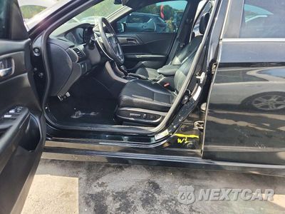 Zdjęcie 12 z 13 samochodu: 2017 HONDA ACCORD SPORT VIN:1HGCR2F53HA223237 - miniatura