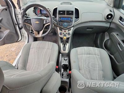 Zdjęcie 8 z 12 samochodu: 2015 CHEVROLET SONIC LT VIN:1G1JC5SH6F4146540 - miniatura