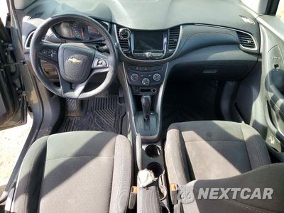 Zdjęcie 8 z 13 samochodu: 2020 CHEVROLET TRAX LS VIN:3GNCJKSB2LL160626 - miniatura