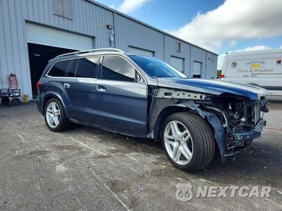 Czwarte zdjęcie samochodu z boku: 2015 MERCEDES-BENZ GL 550 4MATIC VIN:4JGDF7DE4FA519260 - miniatura
