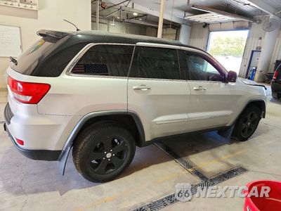 Trzecie zdjęcie samochodu z tyłu: 2011 JEEP GRAND CHEROKEE LAREDO VIN:1J4RR4GT0BC622288 - miniatura