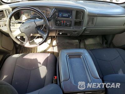 Zdjęcie 8 z 12 samochodu: 2005 GMC NEW SIERRA K1500 VIN:1GTEK19B55E226054 - miniatura