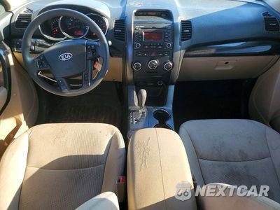 Zdjęcie 8 z 13 samochodu: 2013 KIA SORENTO LX VIN:5XYKT4A10DG327156 - miniatura