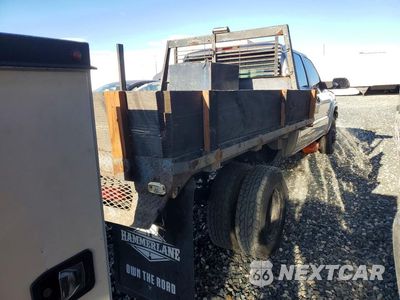 Trzecie zdjęcie samochodu z tyłu: 2005 CHEVROLET SILVERADO K3500 VIN:1GBJK33265F836711 - miniatura