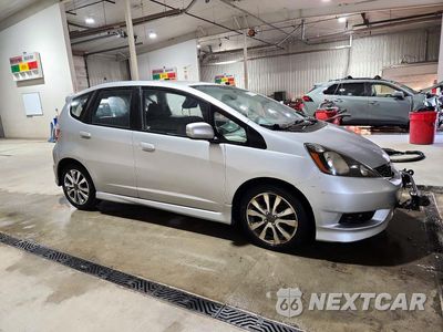Czwarte zdjęcie samochodu z boku: 2013 HONDA FIT SPORT VIN:JHMGE8H5XDC072048 - miniatura