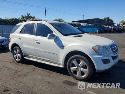 Czwarte zdjęcie samochodu z boku: 2010 MERCEDES-BENZ ML 350 BLUETEC VIN:4JGBB2FB0AA621141 - miniatura