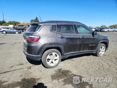Trzecie zdjęcie samochodu z tyłu: 2020 JEEP COMPASS LATITUDE VIN:3C4NJDBB4LT131982 - miniatura