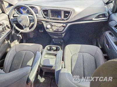 Zdjęcie 8 z 13 samochodu: 2018 CHRYSLER PACIFICA VIN:2C4RC1FG3JR361934 - miniatura