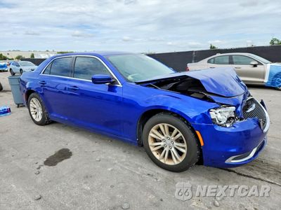 Czwarte zdjęcie samochodu z boku: 2019 CHRYSLER 300 TOURING VIN:2C3CCAAGXKH561444 - miniatura