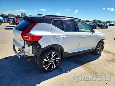 Trzecie zdjęcie samochodu z tyłu: 2021 VOLVO XC40 T5 R-DESIGN VIN:YV4162UM5M2462198 - miniatura