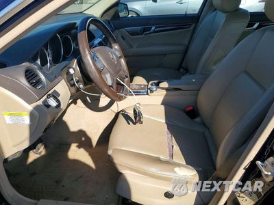 Zdjęcie 7 z 13 samochodu: 2013 MERCEDES-BENZ C 300 4MATIC VIN:WDDGF8AB5DR287239 - miniatura