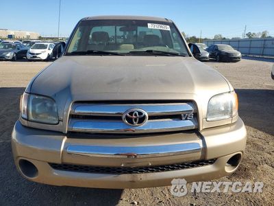 Piąte zdjęcie samochodu w środku: 2004 TOYOTA TUNDRA SR5 VIN:5TBKT44174S443493 - miniatura