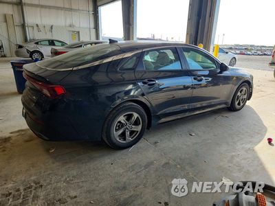 Trzecie zdjęcie samochodu z tyłu: 2021 KIA K5 LXS VIN:5XXG14J21MG036111 - miniatura