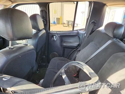 Zdjęcie 11 z 13 samochodu: 2003 JEEP LIBERTY LIMITED VIN:1J4GL58K83W654717 - miniatura