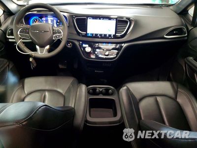 Zdjęcie 8 z 13 samochodu: 2025 CHRYSLER PACIFICA SELECT VIN:2C4RC1BG0SR584097 - miniatura