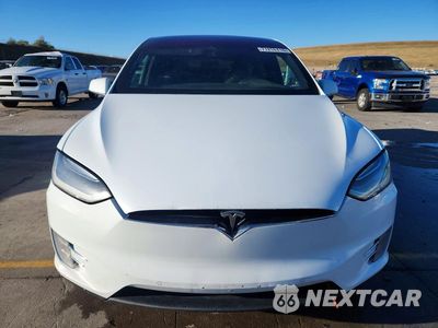 Piąte zdjęcie samochodu w środku: 2016 TESLA MODEL X VIN:5YJXCBE29GF021906 - miniatura