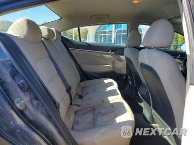 Zdjęcie 10 z 13 samochodu: 2018 HYUNDAI ELANTRA SEL VIN:5NPD84LF1JH339808 - miniatura