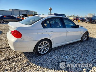 Trzecie zdjęcie samochodu z tyłu: 2011 BMW 328 XI VIN:WBAPK7C59BA969878 - miniatura