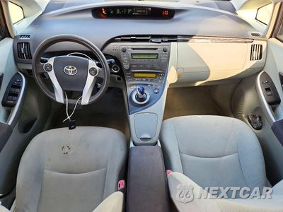 Zdjęcie 8 z 13 samochodu: 2011 TOYOTA PRIUS TWO VIN:JTDKN3DUXB0279369 - miniatura