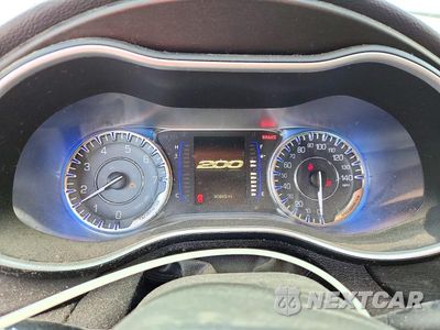 Zdjęcie 9 z 12 samochodu: 2015 CHRYSLER 200 LIMITED VIN:1C3CCCABXFN605259 - miniatura