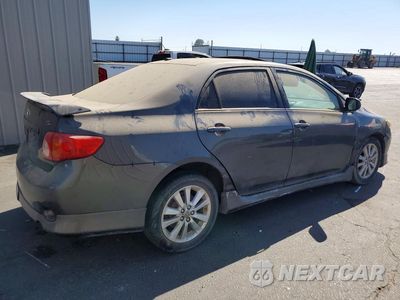Trzecie zdjęcie samochodu z tyłu: 2010 TOYOTA COROLLA S VIN:1NXBU4EE2AZ285217 - miniatura