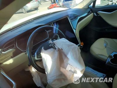 Zdjęcie 9 z 12 samochodu: 2014 TESLA MODEL S VIN:5YJSA1H12EFP47522 - miniatura