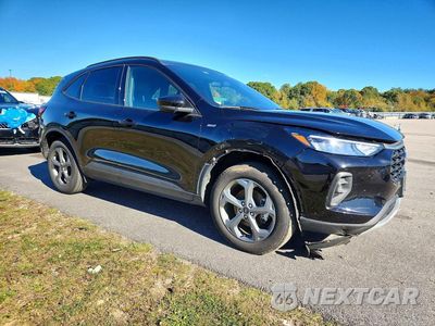 Czwarte zdjęcie samochodu z boku: 2025 FORD ESCAPE ST LINE SELECT VIN:1FMCU9NA8SUB22071 - miniatura