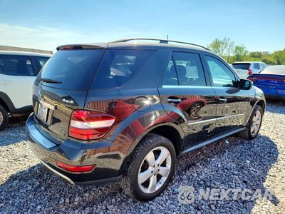 Trzecie zdjęcie samochodu z tyłu: 2010 MERCEDES-BENZ ML 350 4MATIC VIN:4JGBB8GB1AA571772 - miniatura