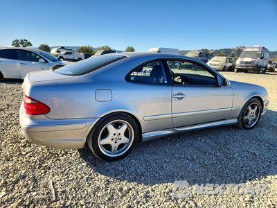 Trzecie zdjęcie samochodu z tyłu: 2000 MERCEDES-BENZ CLK 430 VIN:WDBLJ70G4YF132847 - miniatura