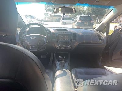 Zdjęcie 9 z 10 samochodu: 2017 KIA FORTE EX VIN:3KPFL4A86HE086897 - miniatura
