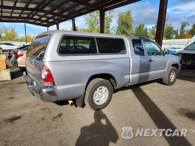 Trzecie zdjęcie samochodu z tyłu: 2015 TOYOTA TACOMA BASE VIN:5TFTX4CN3FX062404 - miniatura
