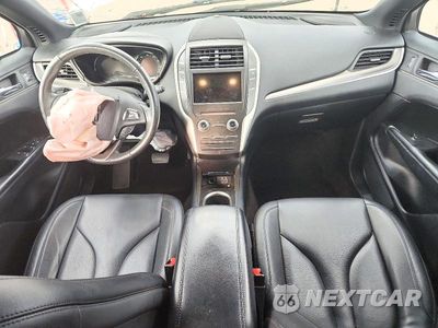 Zdjęcie 8 z 14 samochodu: 2018 LINCOLN MKC PREMIERE VIN:5LMCJ1D92JUL03423 - miniatura