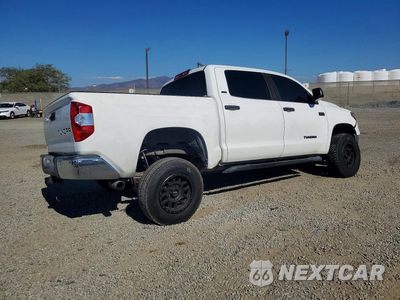 Trzecie zdjęcie samochodu z tyłu: 2020 TOYOTA TUNDRA CREWMAX SR5 VIN:5TFEY5F14LX256567 - miniatura
