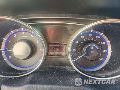 Zdjęcie 9 z 12 samochodu: 2011 HYUNDAI SONATA SE VIN:5NPEC4AC1BH121865 - miniatura
