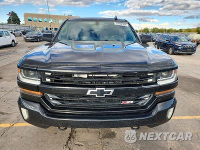 Piąte zdjęcie samochodu w środku: 2017 CHEVROLET SILVERADO K1500 LT VIN:1GCVKRECXHZ126820 - miniatura